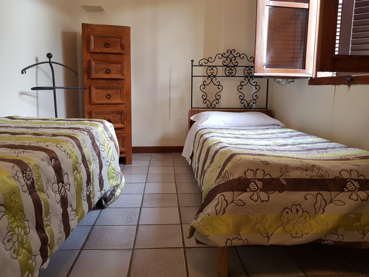 Guest House Il Giardino Colle Val D'Elsa Bagian luar foto