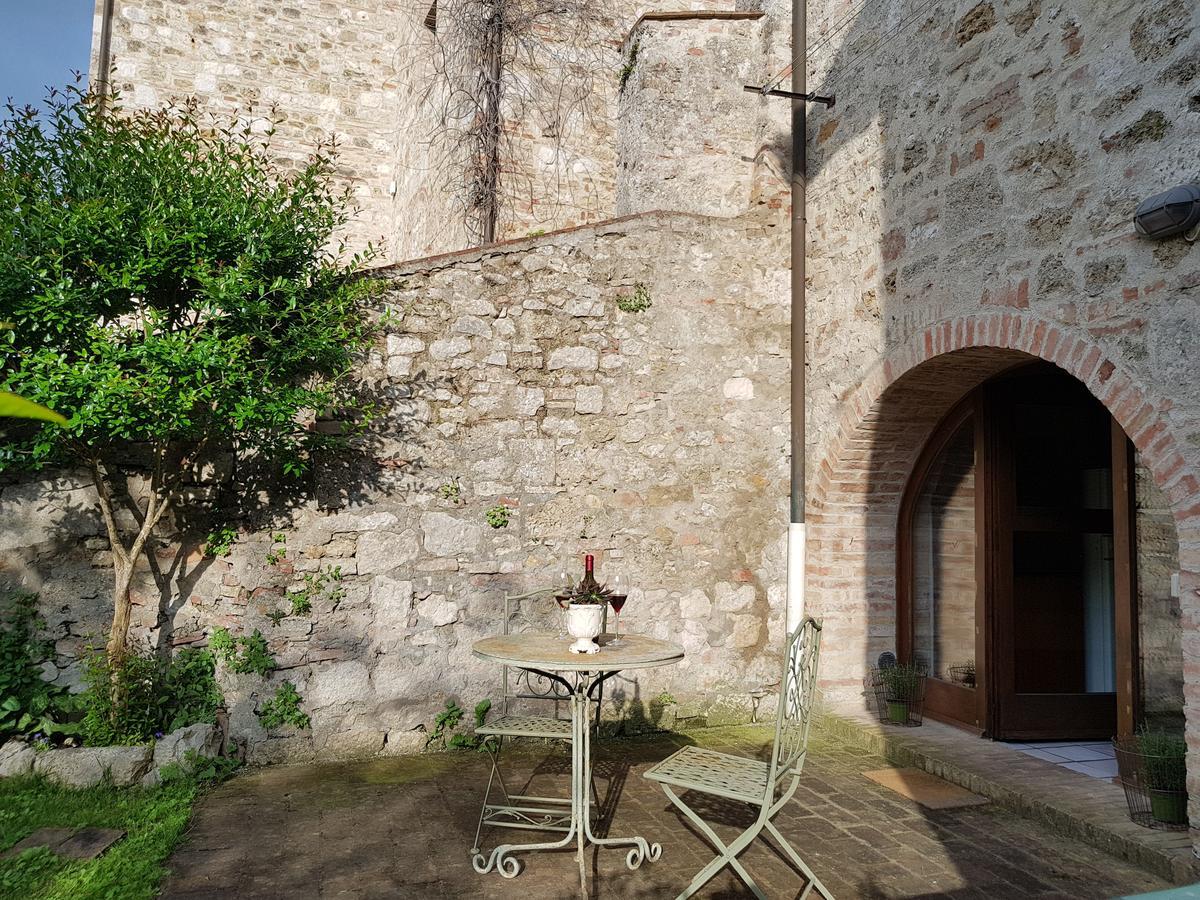 Guest House Il Giardino Colle Val D'Elsa Bagian luar foto