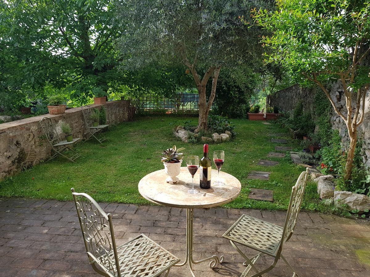 Guest House Il Giardino Colle Val D'Elsa Bagian luar foto