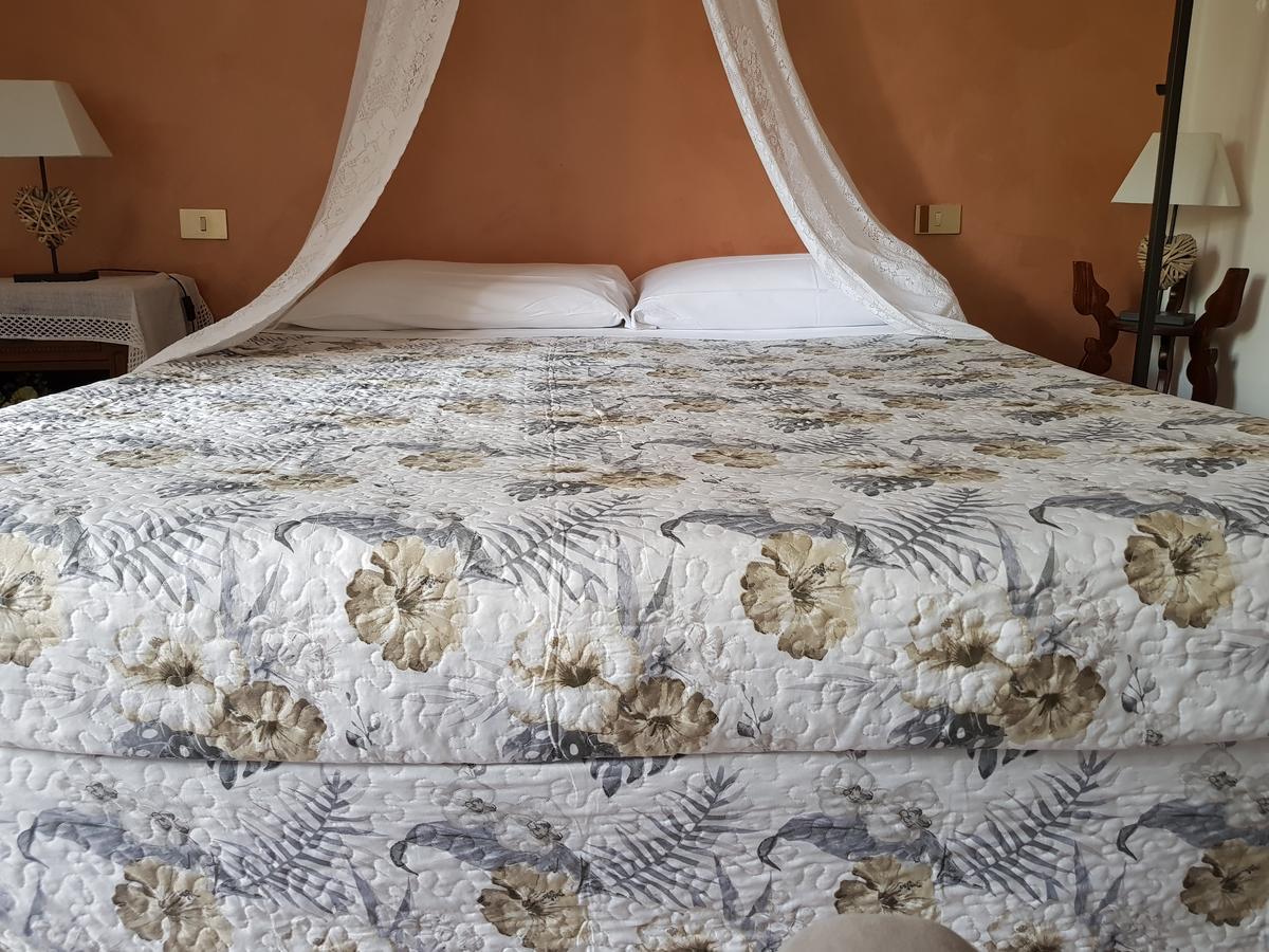 Guest House Il Giardino Colle Val D'Elsa Bagian luar foto