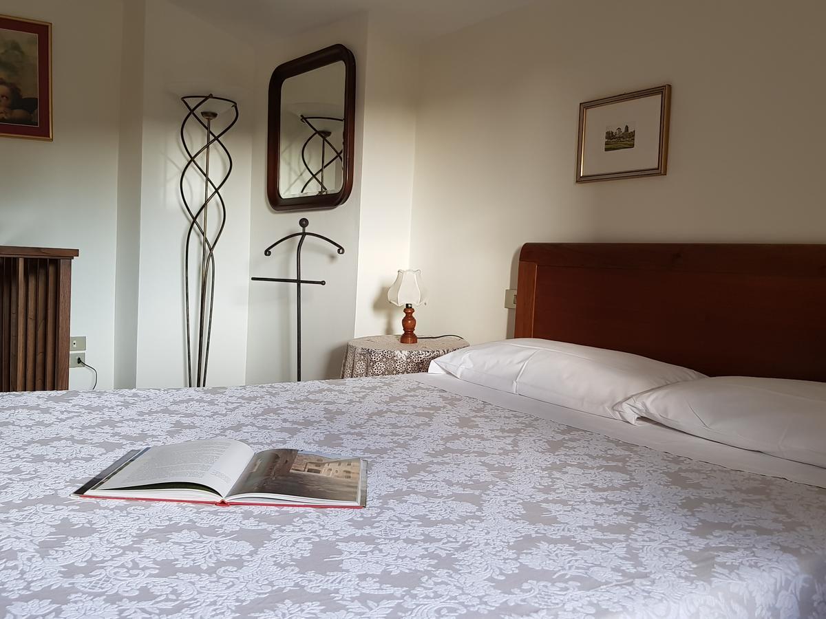 Guest House Il Giardino Colle Val D'Elsa Bagian luar foto