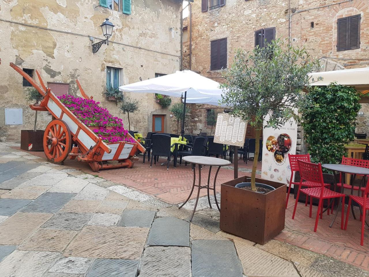 Guest House Il Giardino Colle Val D'Elsa Bagian luar foto
