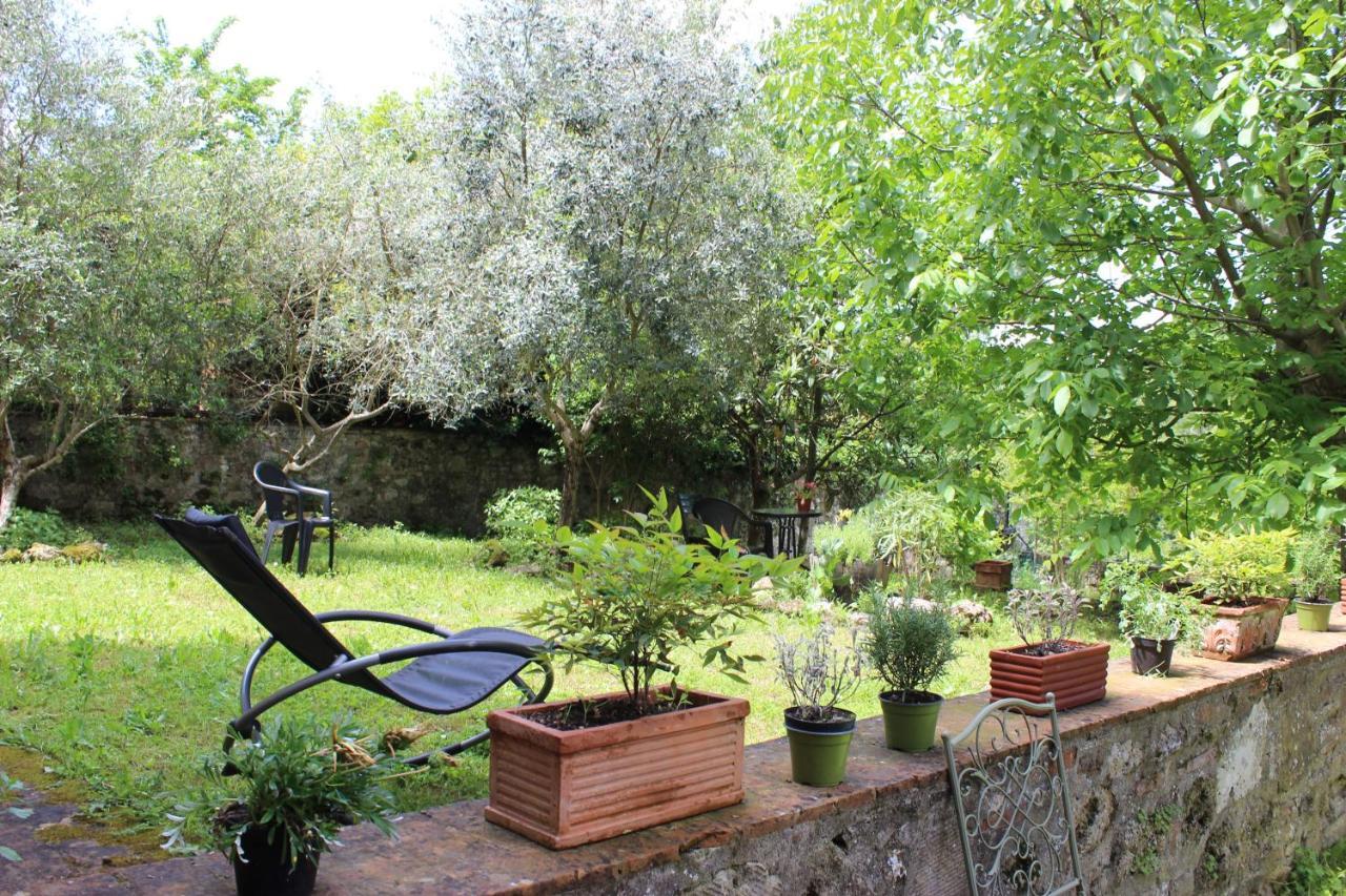 Guest House Il Giardino Colle Val D'Elsa Bagian luar foto