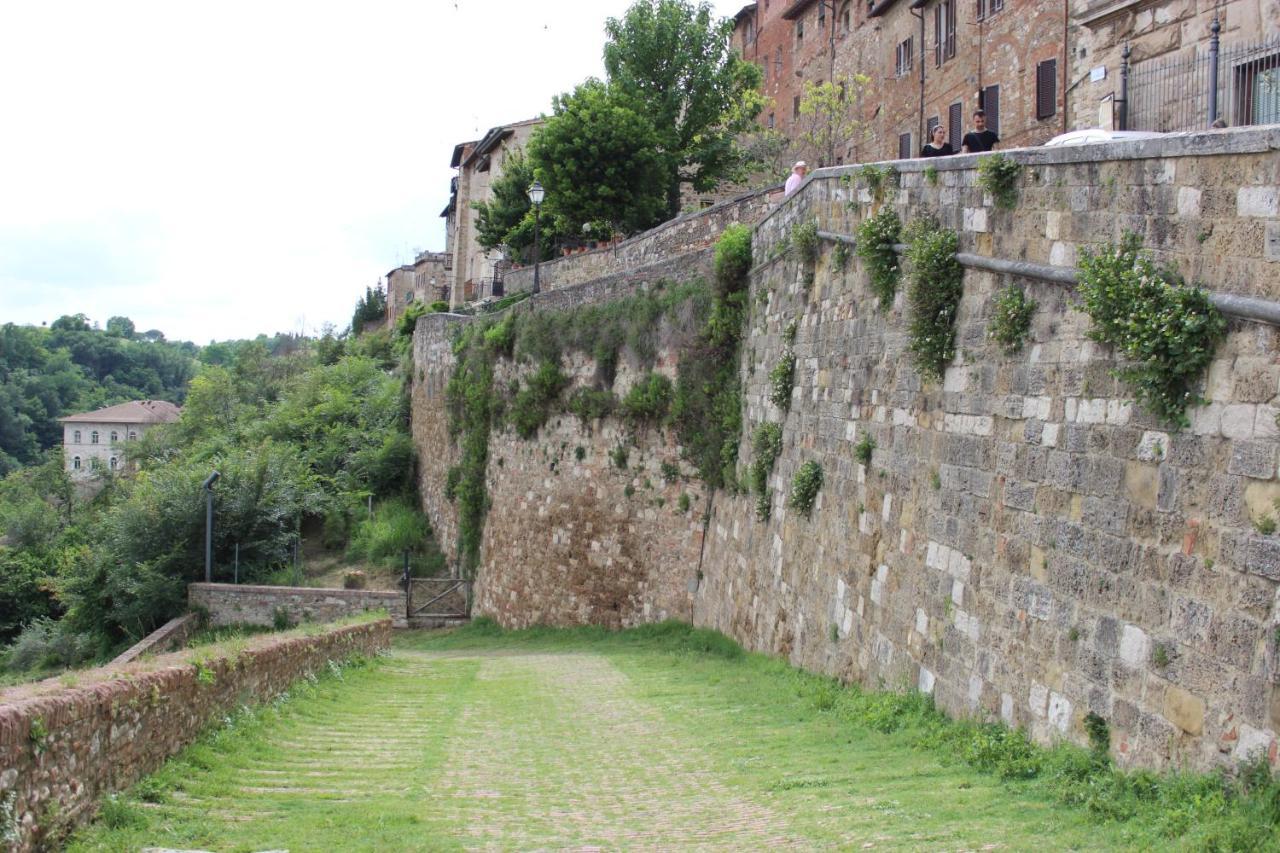 Guest House Il Giardino Colle Val D'Elsa Bagian luar foto
